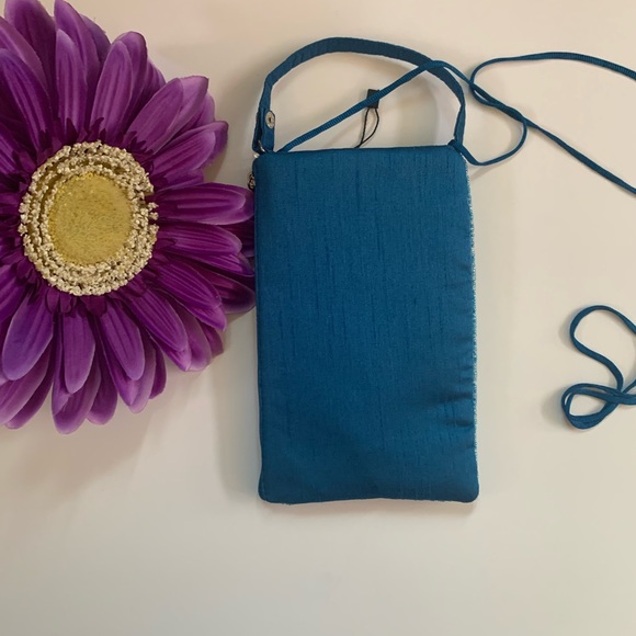 BamBoo  Pineapple hand beaded cross body bag with zipper - Picture 4 of 6